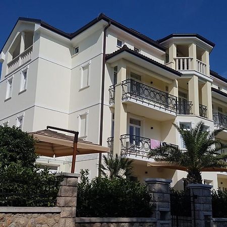 Villa Emilia (Adults Only) Crikvenica Buitenkant foto
