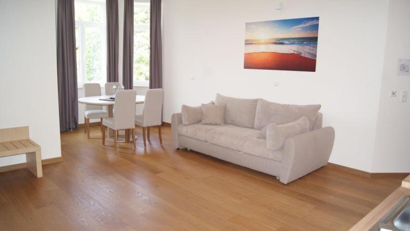 Villa Emilia (Adults Only) Crikvenica Buitenkant foto